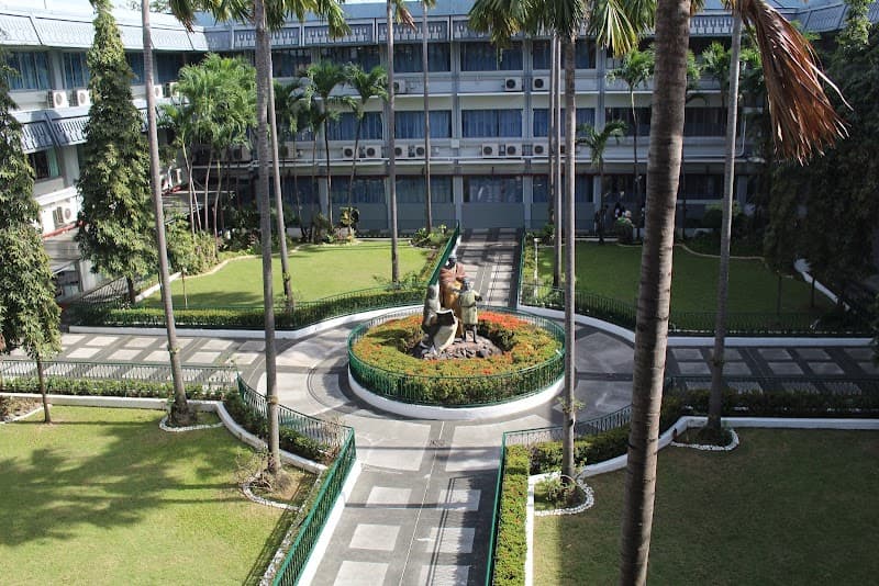 Colegio San Agustin Makati photo 1