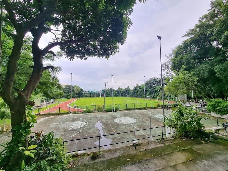 De La Salle Araneta University photo 1