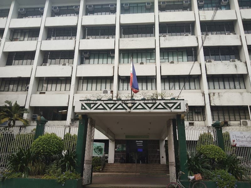 De La Salle Araneta University photo 2
