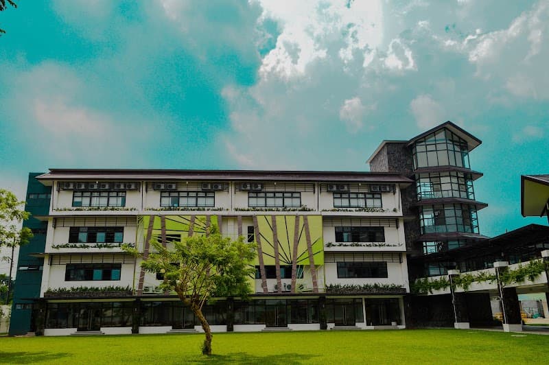 De La Salle Lipa photo 1