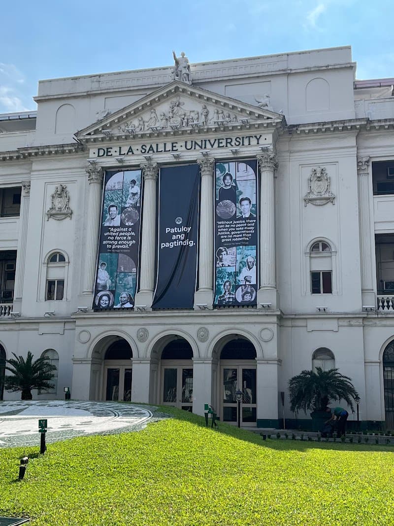 De La Salle University Manila photo 2