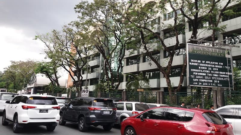 La Salle Green Hills photo 5