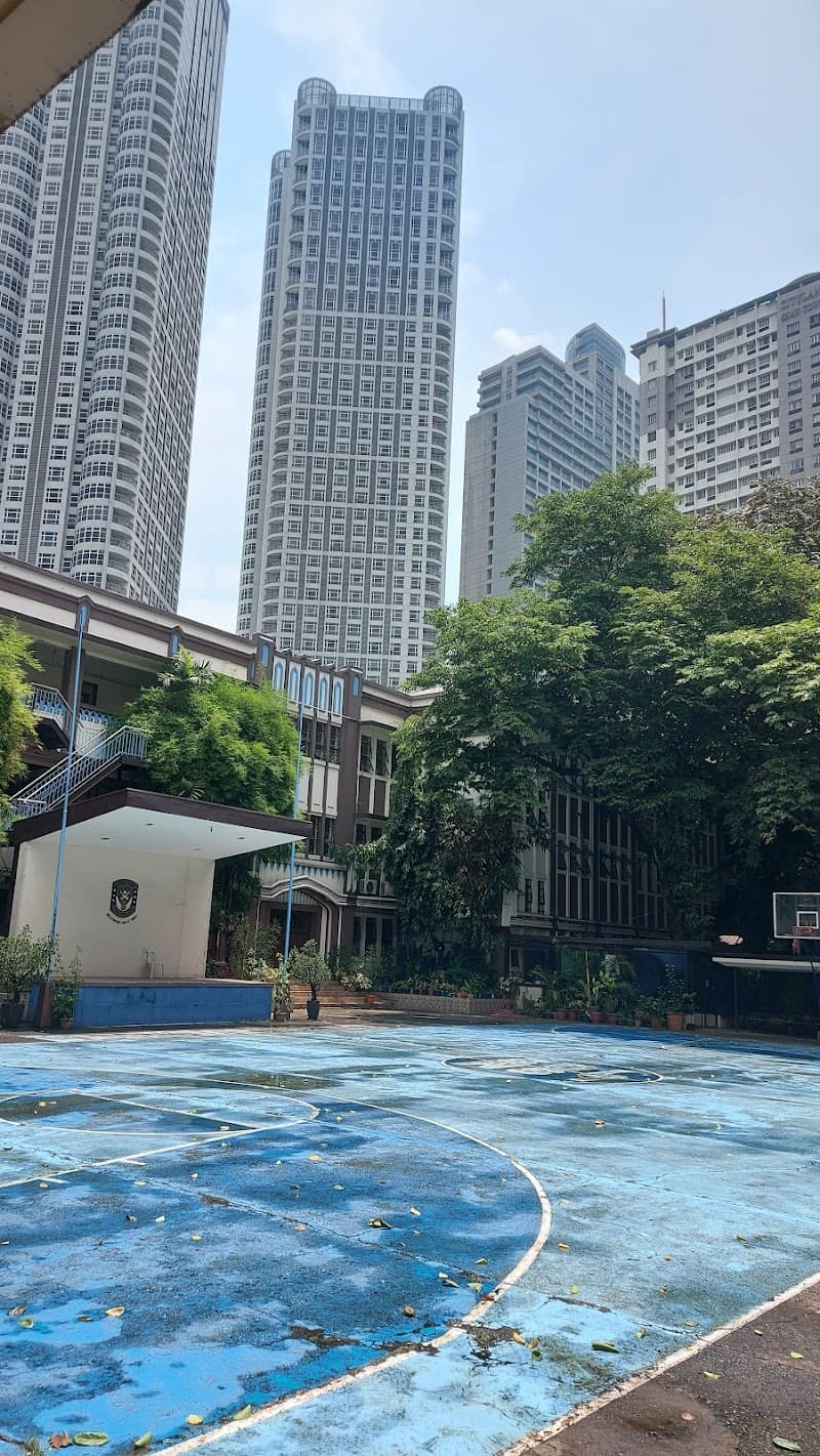 Lourdes School of Mandaluyong photo 2