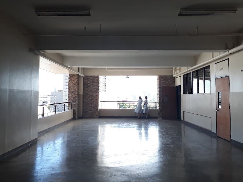 Velez College photo 3