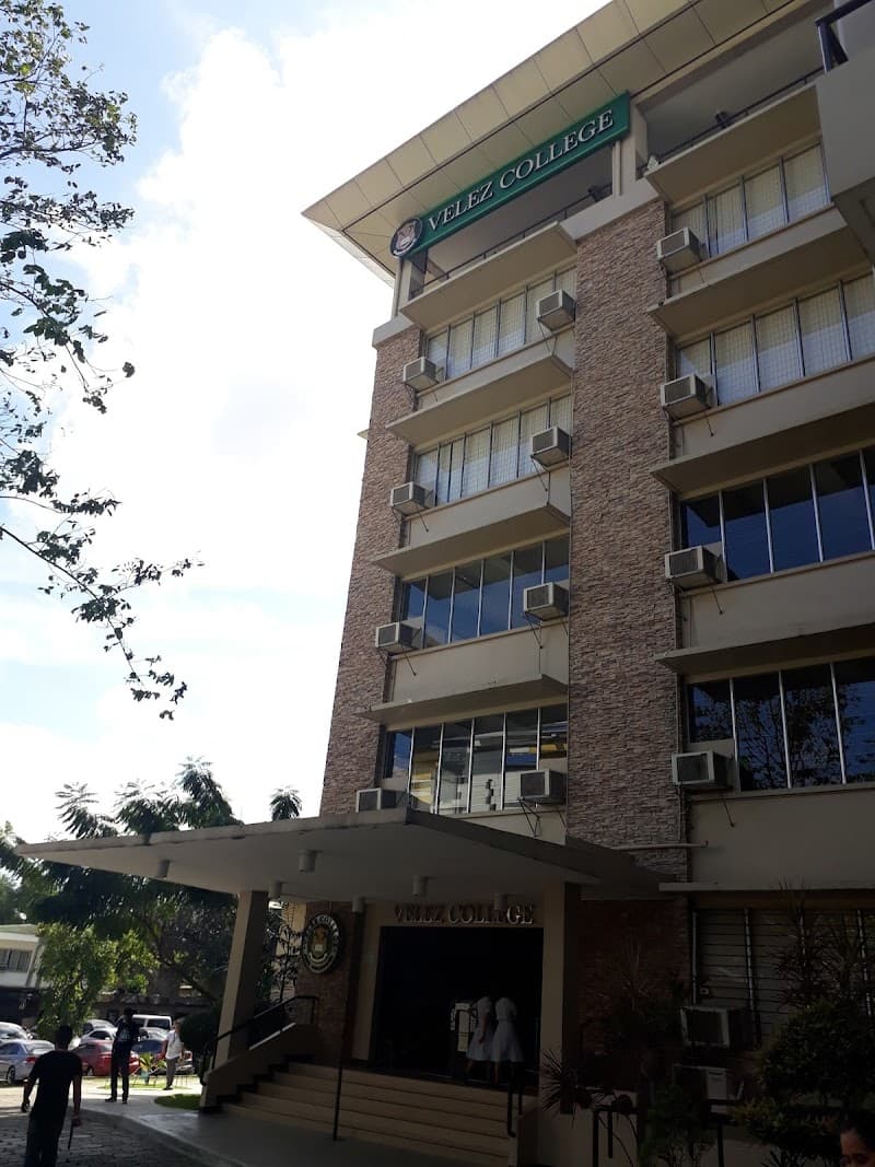 Velez College photo 4
